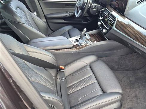 Used 2021 BMW 530i w/ M Sport Package RWD image 19