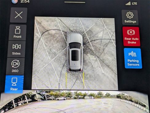 New 2026 Volvo XC90 B6 Plus w/ Protection Package Premier image 27