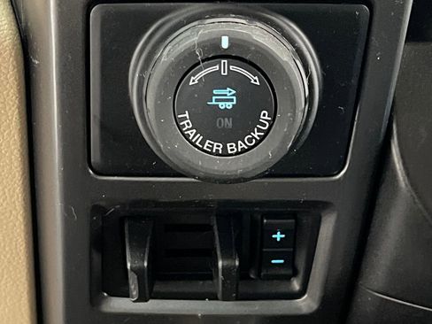 Used 2018 Ford F150 XLT w/ Equipment Group 302A Luxury AWD/4WD image 39