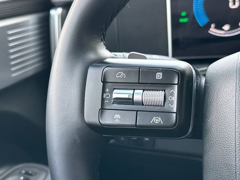 Certified 2025 Hyundai Santa Fe SEL image 36