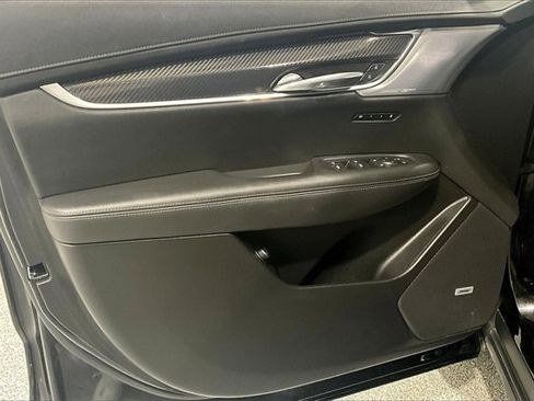 Used 2023 Cadillac XT6 Sport image 21
