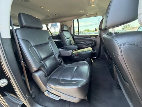 Used 2020 Chevrolet Suburban LT AWD/4WD image 15