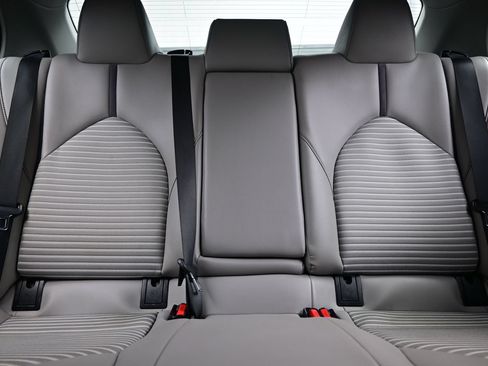 Used 2024 Toyota Camry SE w/ Audio Upgrade Package FWD image 16