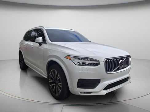 Used 2021 Volvo XC90 T5 Momentum w/ Protection Package Premier image 4