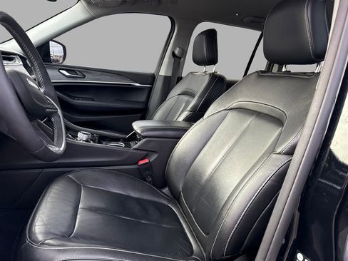 Used 2023 Jeep Grand Cherokee Limited image 11