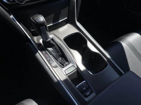 Used 2019 Honda Accord EX image 28