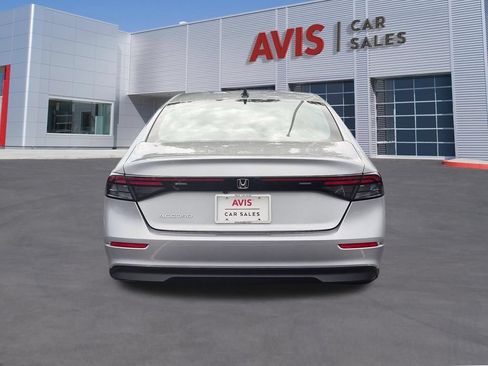 Used 2025 Honda Accord SE image 7