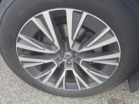 Used 2022 Volvo XC90 T5 Momentum w/ Advanced Package image 14