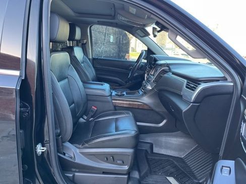 Used 2019 Chevrolet Tahoe LT image 17