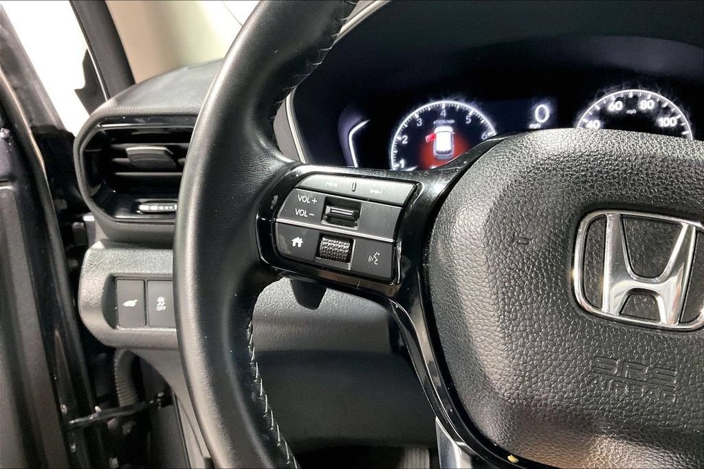 Used 2025 Honda Pilot Touring image 25