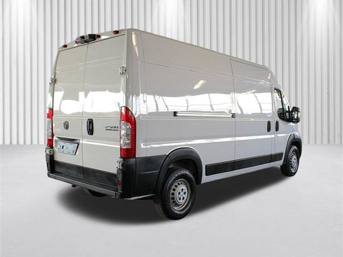 Used 2025 RAM ProMaster 2500 w/ Convenience Group FWD image 3