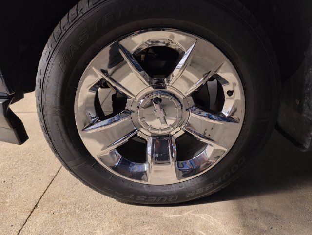 Used 2017 Chevrolet Silverado 1500 LTZ Z71 w/ LTZ Plus Package AWD/4WD image 26