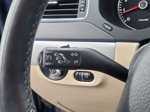 Used 2013 Volkswagen Jetta SE image 22