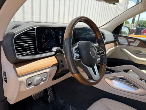 Used 2020 Mercedes-Benz GLS 580 4MATIC image 17