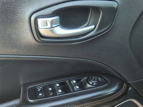 Used 2018 Jeep Compass Limited image 13