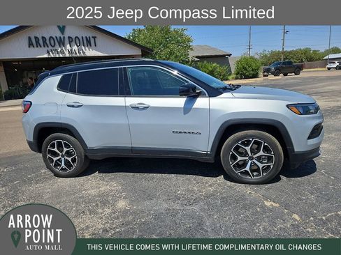 Used 2025 Jeep Compass Limited AWD/4WD image 13