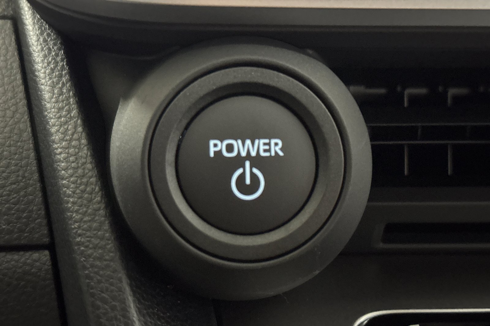 New 2027 Toyota Prius LE FWD image 27
