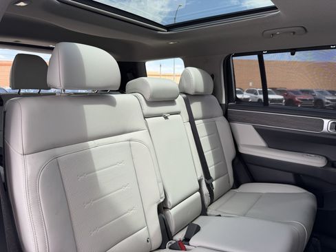 Used 2025 Hyundai Santa Fe Limited FWD image 44