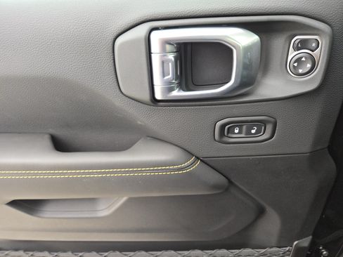New 2026 Jeep Gladiator Sport AWD/4WD image 18