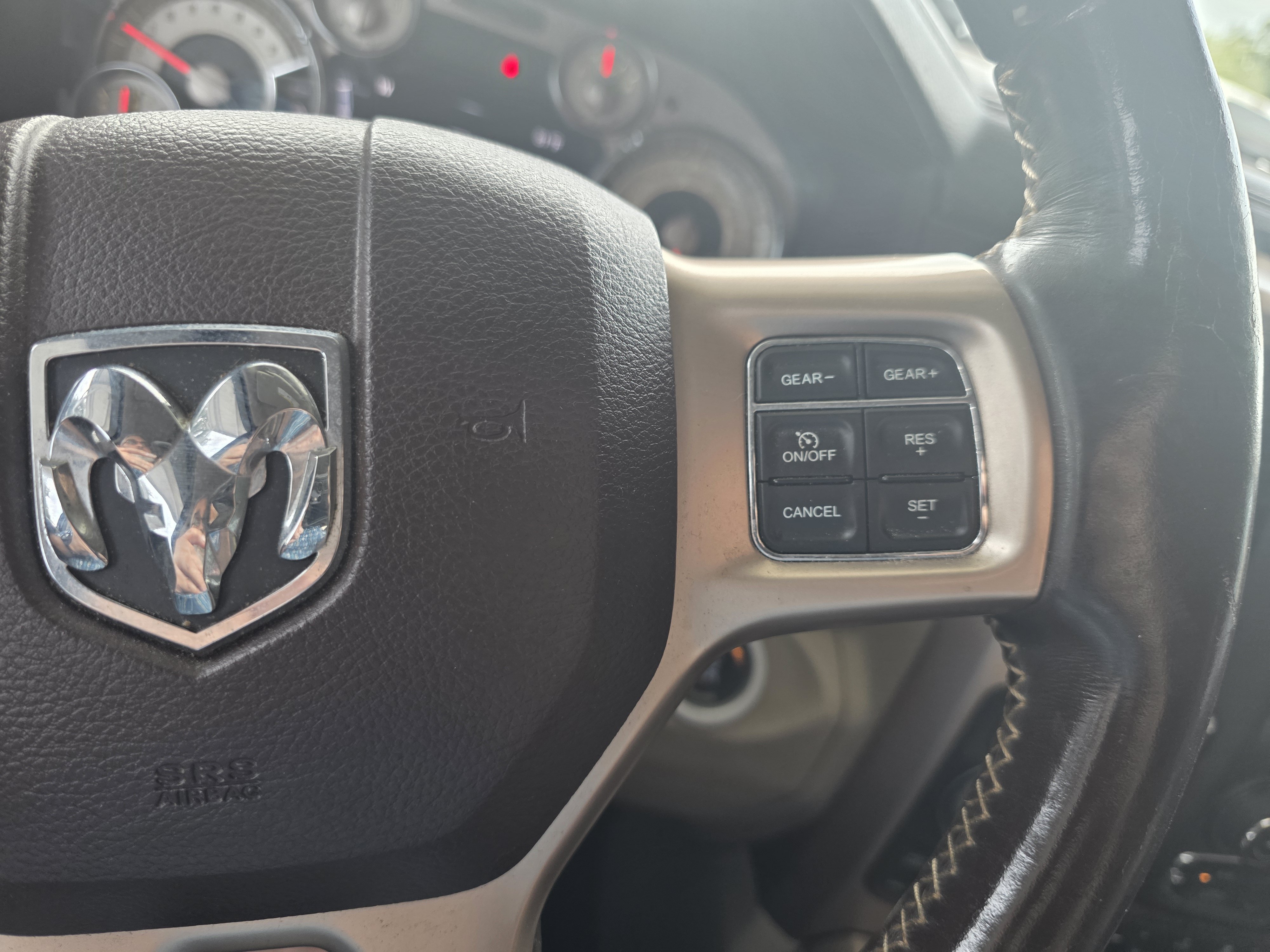Used 2016 RAM 1500 Laramie Longhorn w/ Convenience Group AWD/4WD image 23