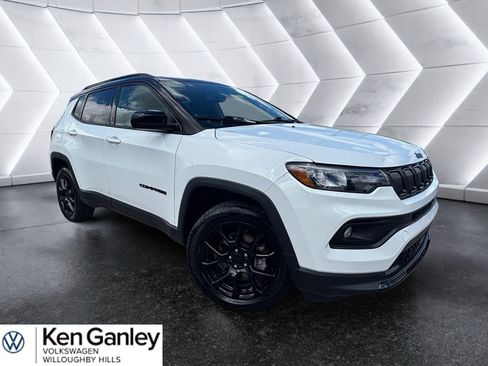 Used 2022 Jeep Compass Latitude AWD/4WD image 6