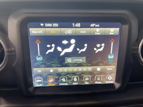 Used 2021 Jeep Wrangler Unlimited Sahara AWD/4WD image 17