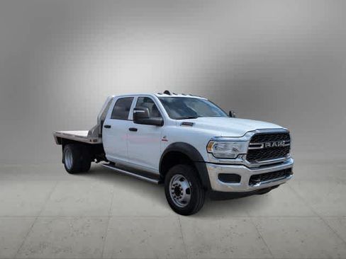 Used 2024 RAM 5500 Tradesman w/ Chrome Appearance Group AWD/4WD image 2