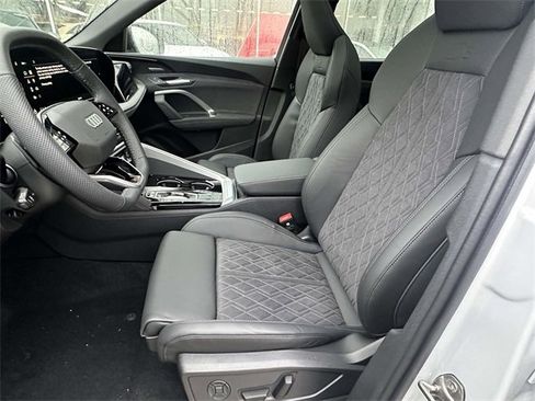 New 2025 Audi SQ5 Premium Plus image 9