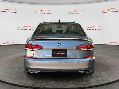 Used 2021 Volkswagen Passat 2.0T R-Line FWD image 9