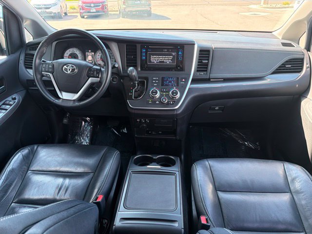 Used 2017 Toyota Sienna SE Premium FWD image 15