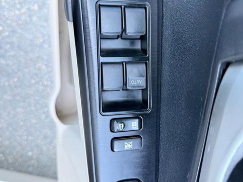 Used 2012 Toyota Camry FWD image 24