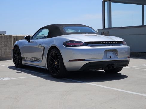 Used 2024 Porsche 718 Boxster RWD image 3