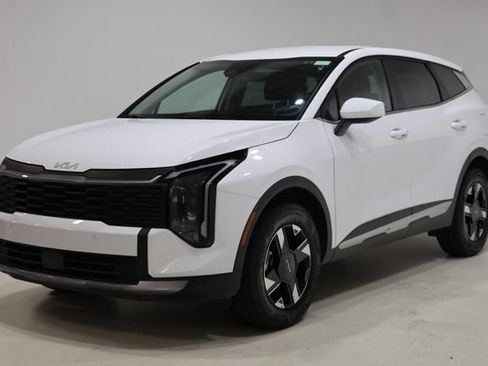 Used 2026 Kia Sportage LX AWD/4WD image 3
