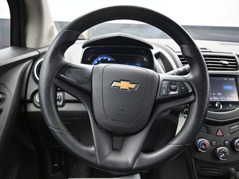 Used 2015 Chevrolet Trax LS AWD/4WD image 14