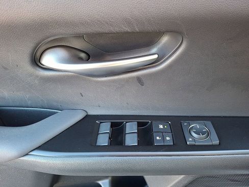 Used 2019 Lexus UX 250h image 13