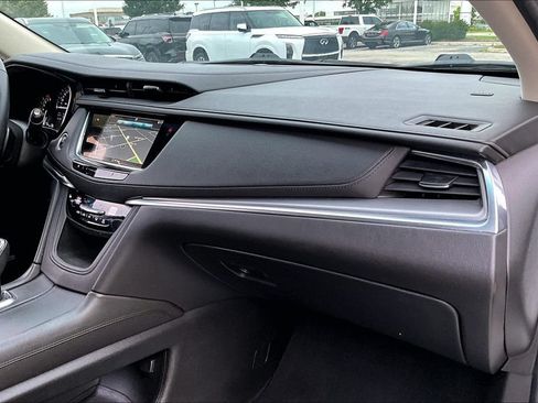 Used 2019 Cadillac XT5 Luxury FWD image 25