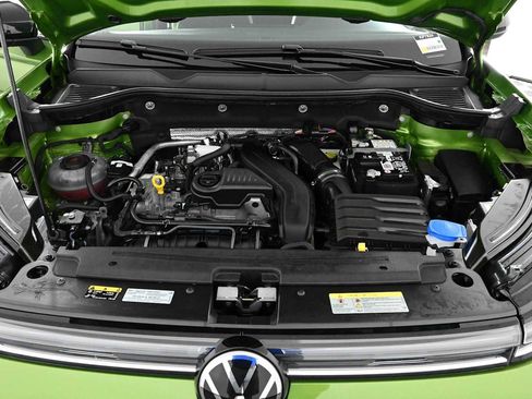 Certified 2025 Volkswagen Taos SE AWD/4WD image 29