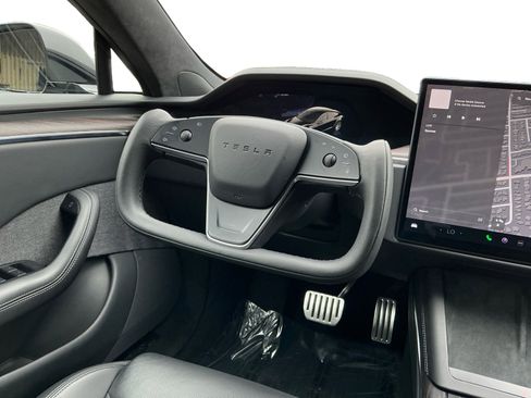 Used 2022 Tesla Model S image 12