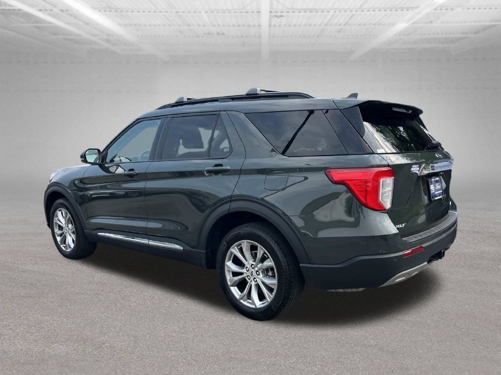 Used 2024 Ford Explorer XLT w/ Equipment Group 202A AWD/4WD image 6