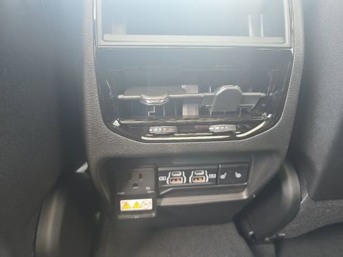 New 2025 Jeep Grand Cherokee Limited image 24