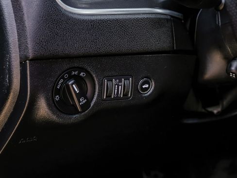 Used 2018 Dodge Charger SRT RWD image 31