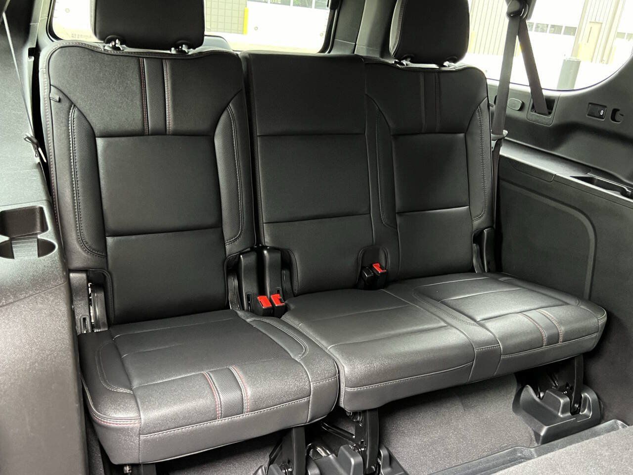 Used 2023 Chevrolet Suburban RST w/ Sport Performance Package AWD/4WD image 18