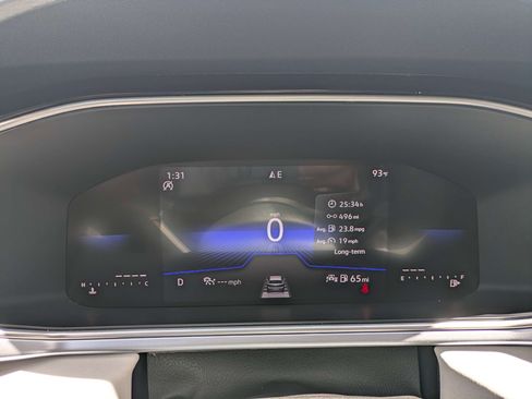 Used 2025 Volkswagen Taos SE FWD image 25