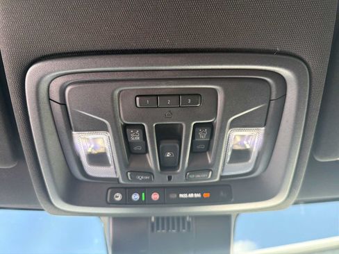 Used 2025 GMC Sierra 1500 AT4 w/ AT4 Premium Package AWD/4WD image 19