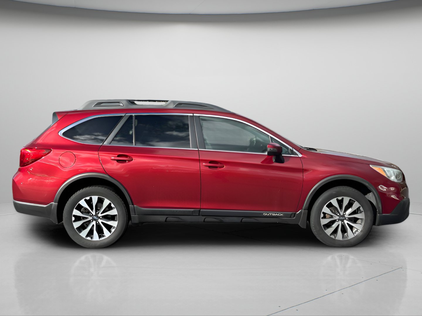 Used 2015 Subaru Outback 3.6R Limited AWD/4WD image 4
