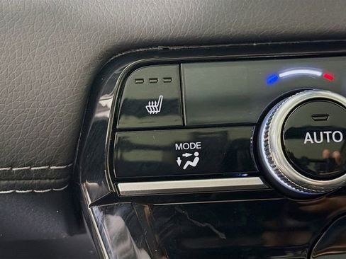 Used 2025 Honda Pilot Touring image 24