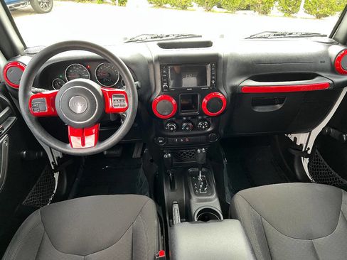 Used 2016 Jeep Wrangler Unlimited Sport image 28