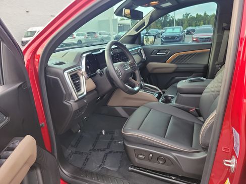 Used 2024 GMC Canyon Denali AWD/4WD image 16