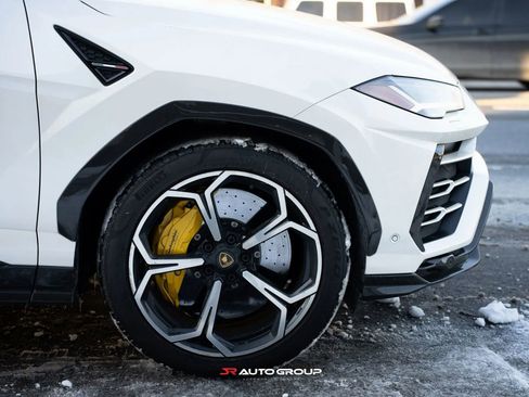 Used 2022 Lamborghini Urus image 8