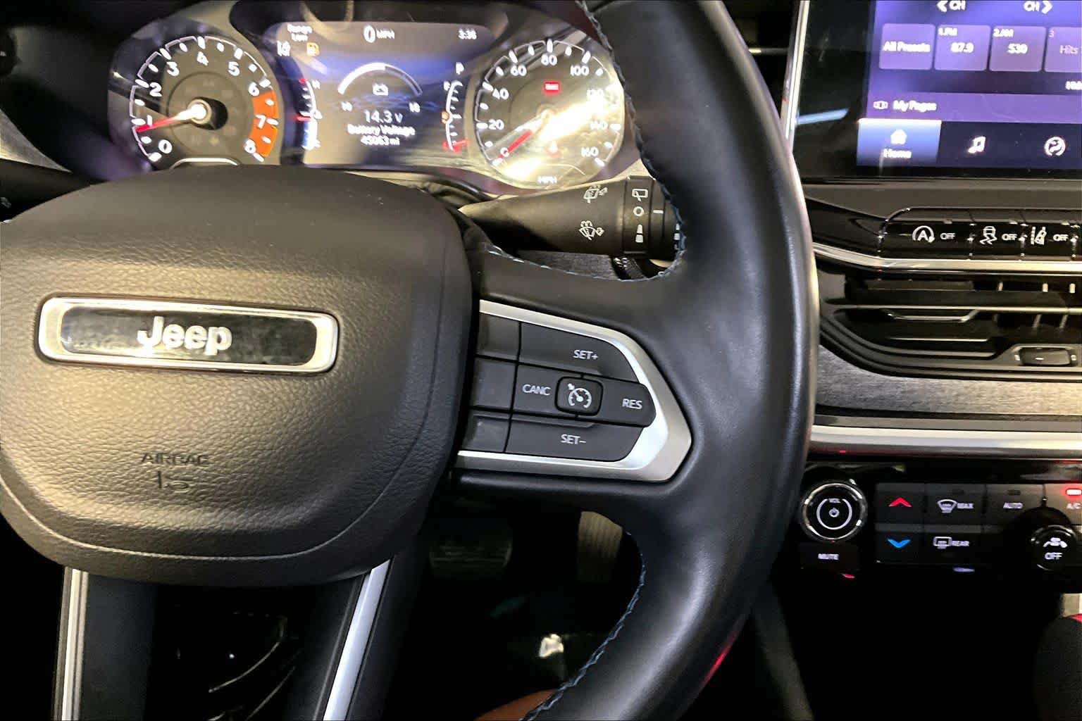 Used 2022 Jeep Compass Latitude w/ Sun and Sound Group AWD/4WD image 48